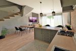 nowoczesny salon i jadalnią w ekskluzywnym apartamencie do sprzedaży Tarnów