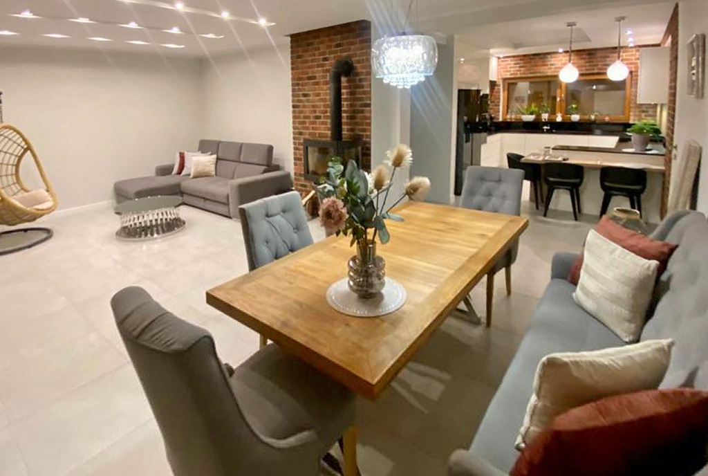 elegancka jadalnia w luksusowej willi na sprzedaż Tczew (okolice)