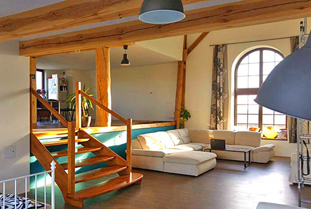 komfortowe wnętrze luksusowej willi na sprzedaż Wrocław (okolice)