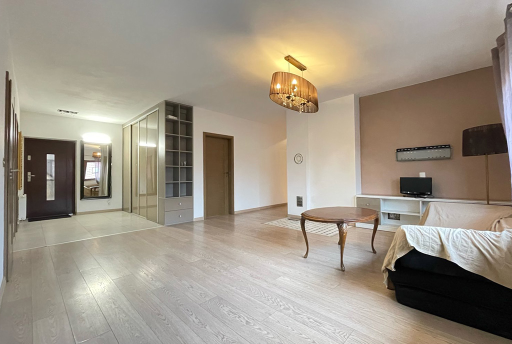 stylowo wykończony salon w ekskluzywnej willi do sprzedaży Wrocław (okolice)