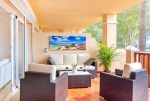 przestronny i widokowy taras przy luksusowym apartamencie do sprzedaży Hiszpania (Estepona, Marbella, Puerto Banus)