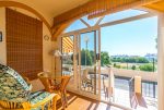 imponujący taras przy ekskluzywnym apartamencie na sprzedaż Hiszpania (La Cinuelica)
