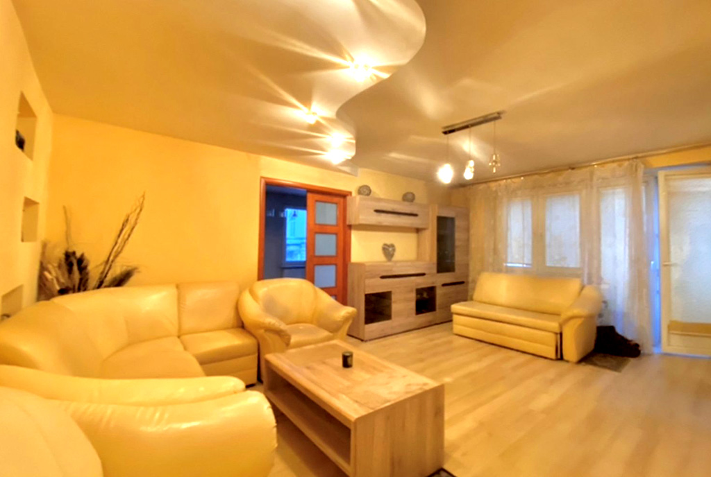 inna perspektywa salonu w luksusowym apartamencie na sprzedaż Legnica