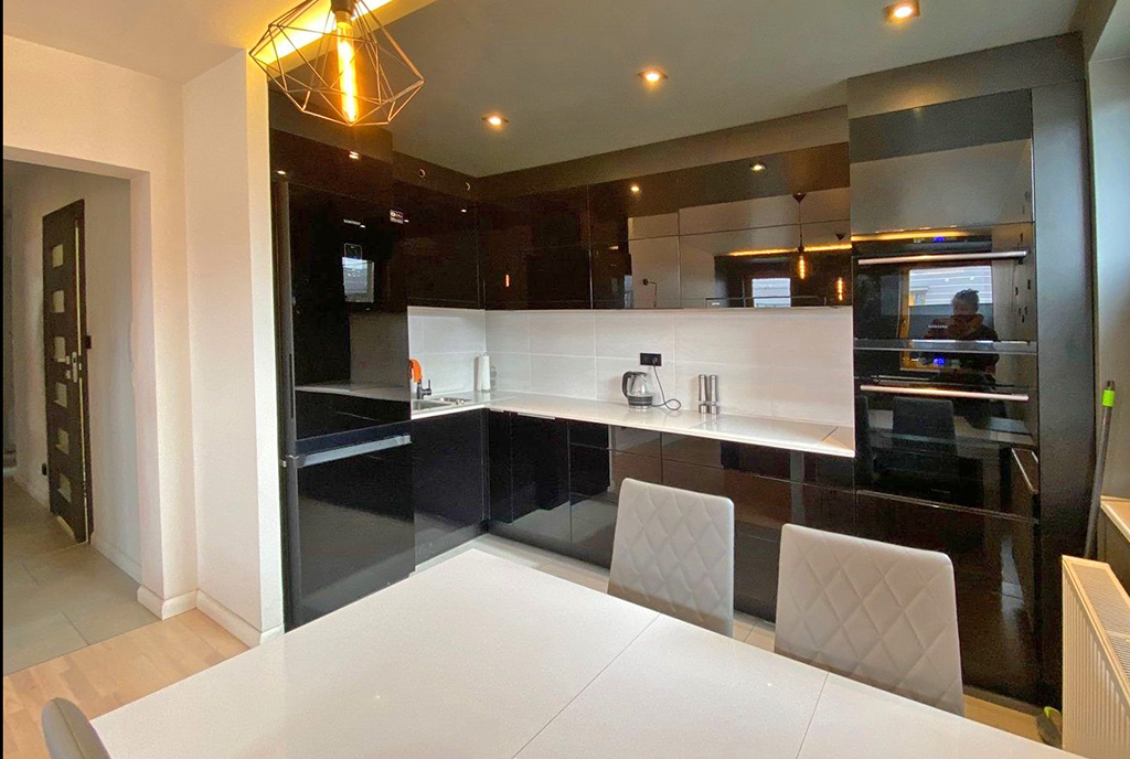 nowoczesna zabudowa kuchni w luksusowym apartamencie do wynajmu Szczecin