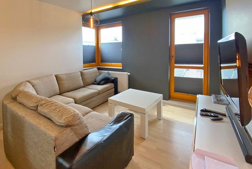 zbliżenie na pokój dzienny w luksusowym apartamencie na wynajem Szczecin