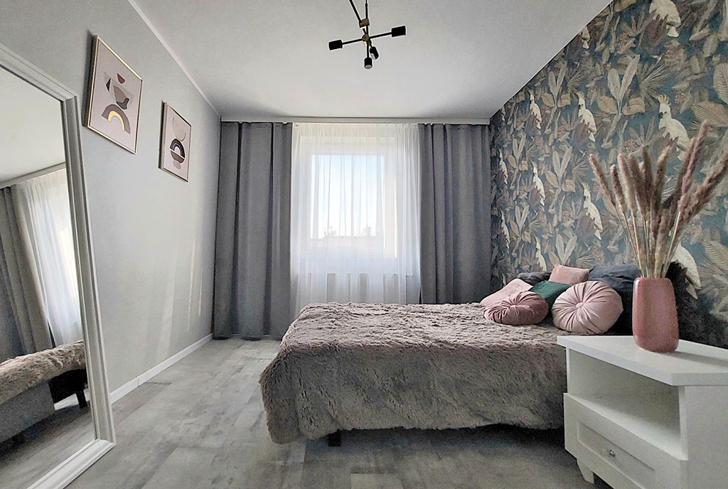 zaciszna sypialnia w ekskluzywnym apartamencie na sprzedaż Częstochowa (okolice)