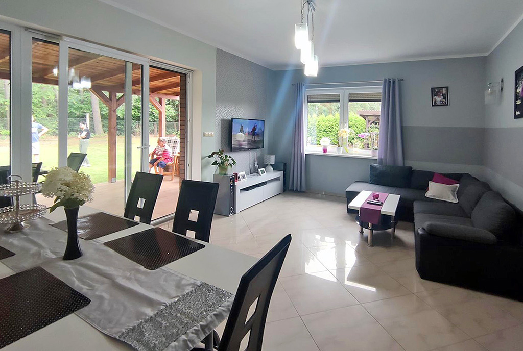 fragment pokoju dziennego w ekskluzywnej willi na sprzedaż Szczecin