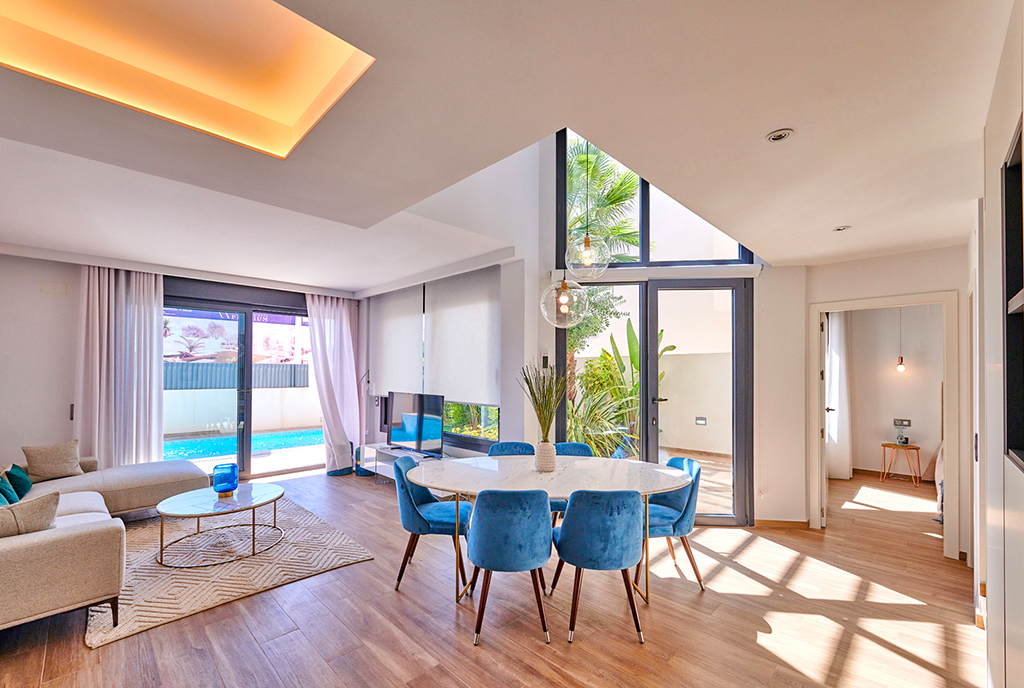 przestronne pomieszczenia i pokoje w ekskluzywnej willi do sprzedaży Hiszpania