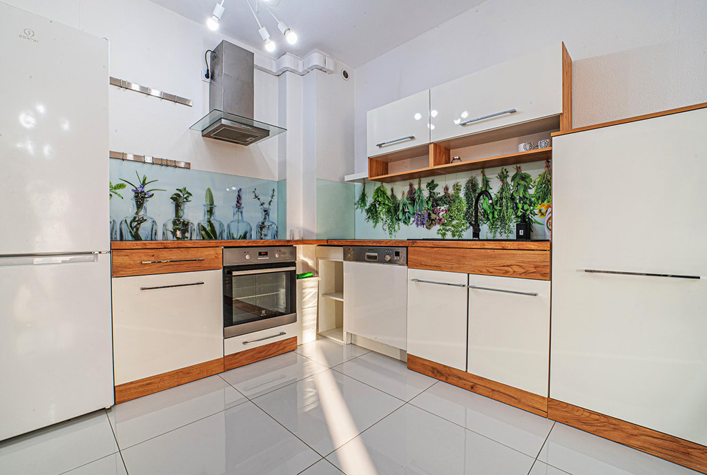 nowoczesna kuchnia w ekskluzywnym apartamencie do wynajmu Bolesławiec
