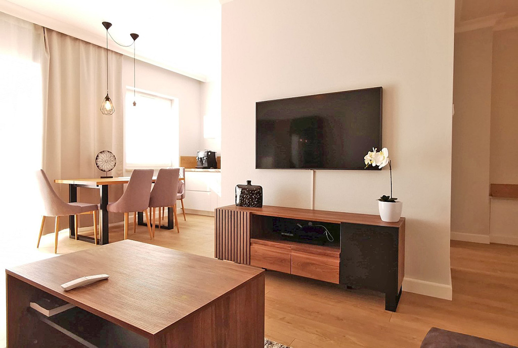 zbliżenie na pokój gościnny w luksusowym apartamencie na wynajem Słupsk