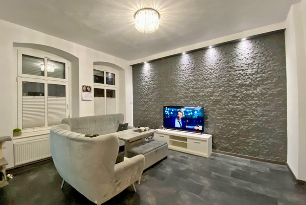 widok na salon w ekskluzywnym apartamencie do sprzedaży Legnica