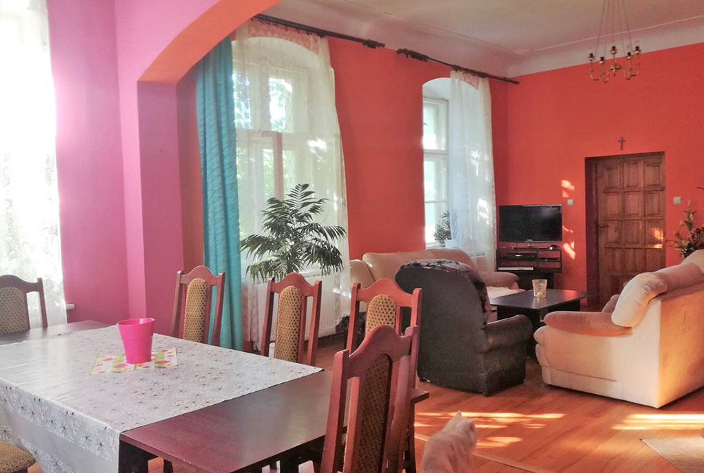eleganckie wnętrze ekskluzywnego apartamentu do sprzedaży Żagań (okolice)