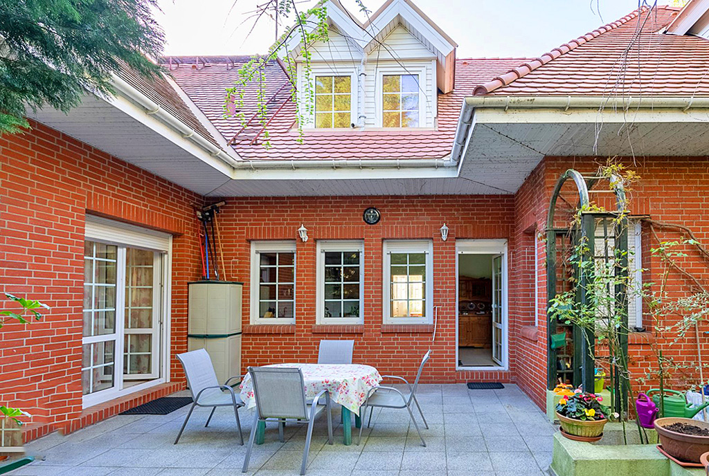 reprezentacyjne wejście do ekskluzywnej willi na sprzedaż Szczecin