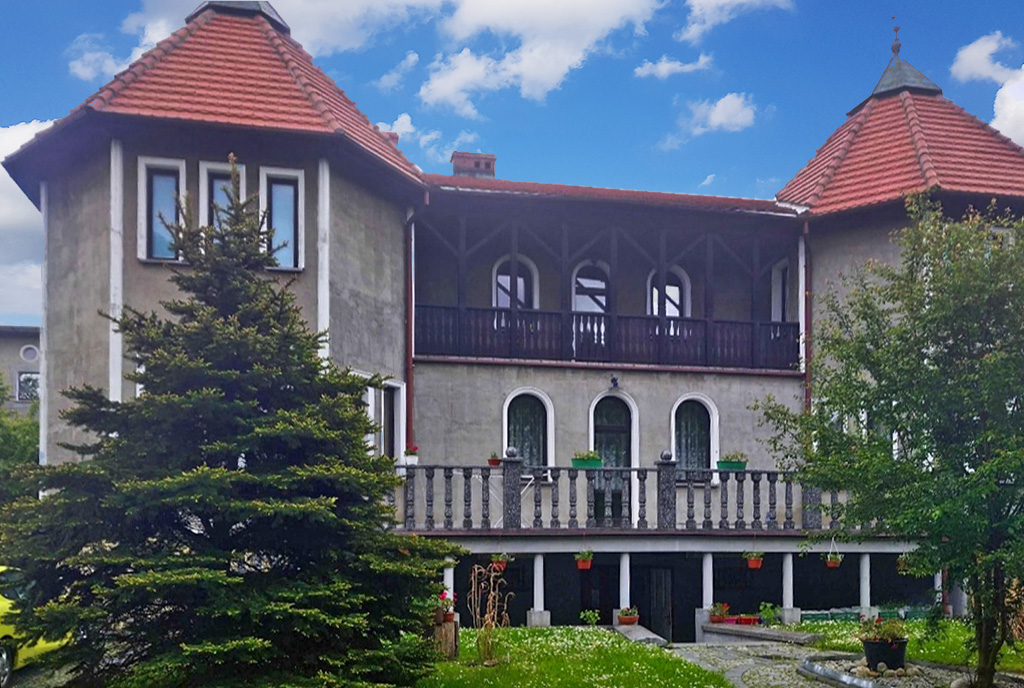 monumentalna bryła luksusowej willi na sprzedaż Wałbrzych (okolice)