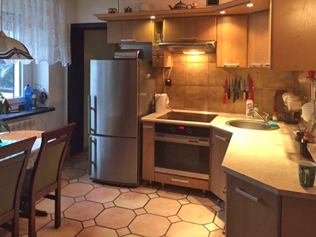 kuchnia w modnej zabudowie w ekskluzywnej willi na sprzedaż Wieluń okolice
