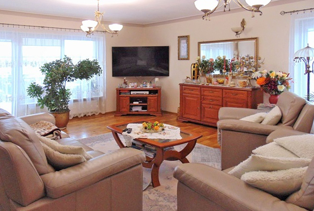 wytworny pokój w ekskluzywnej willi na sprzedaż Słupsk (okolice)