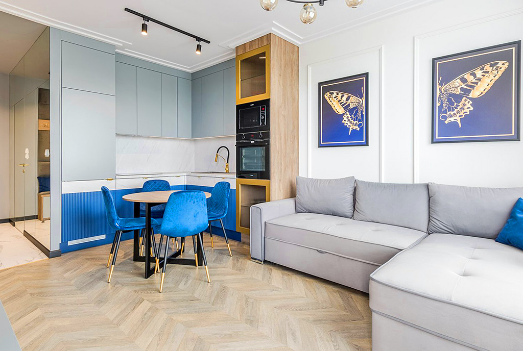 przeciwległa strona pokoju dziennego w luksusowym apartamencie do wynajmu Gdańsk