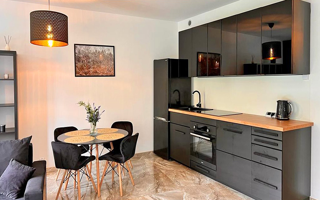 nowoczesna kuchnia w luksusowym apartamencie do wynajmu Wieluń
