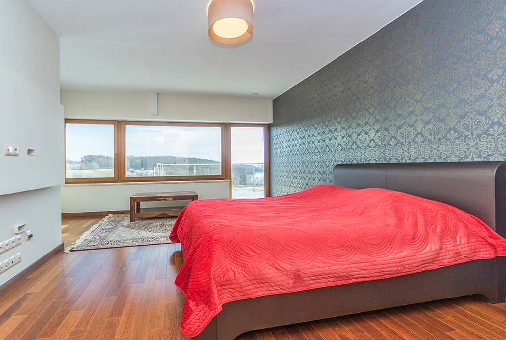 zaciszna sypialnia w ekskluzywnej willi na sprzedaż Gdańsk (okolice)