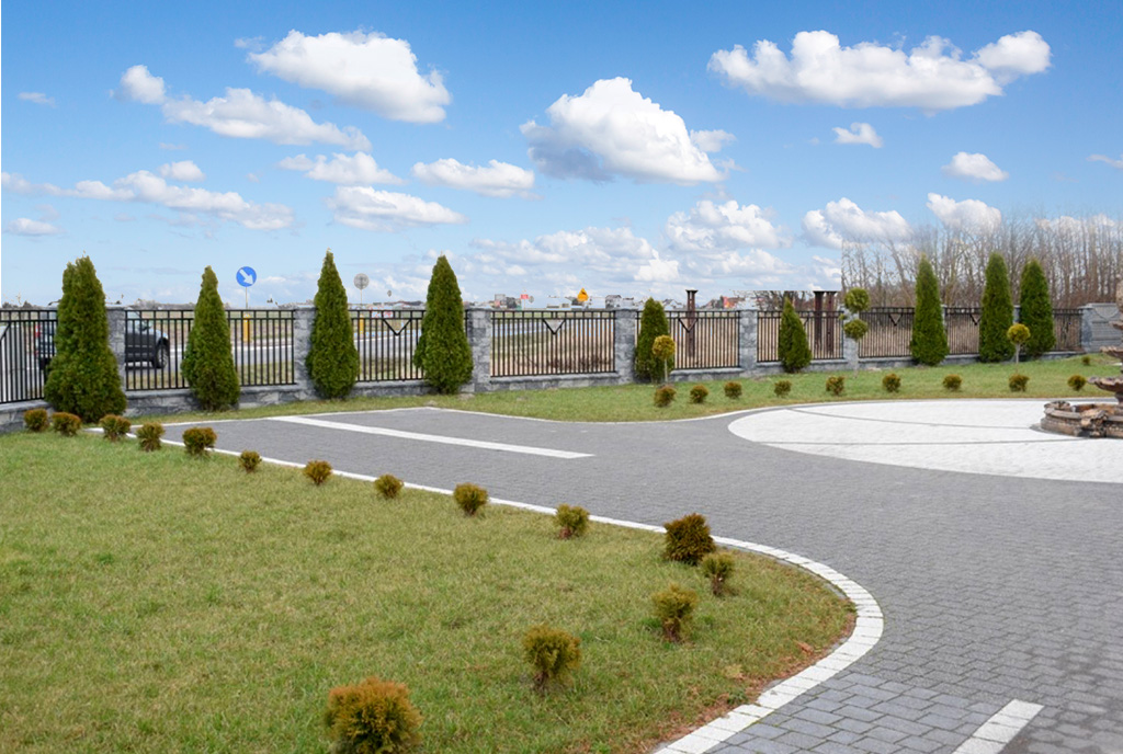 zagospodarowana działka wokół luksusowej willi na sprzedaż Kalisz (okolice)