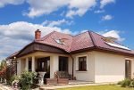 frontowa elewacja luksusowej willi do sprzedaży Mazury