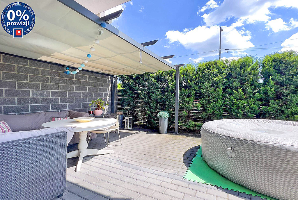 taras oraz jacuzzi w ekskluzywnym apartamencie na sprzedaż Katowice (okolice)