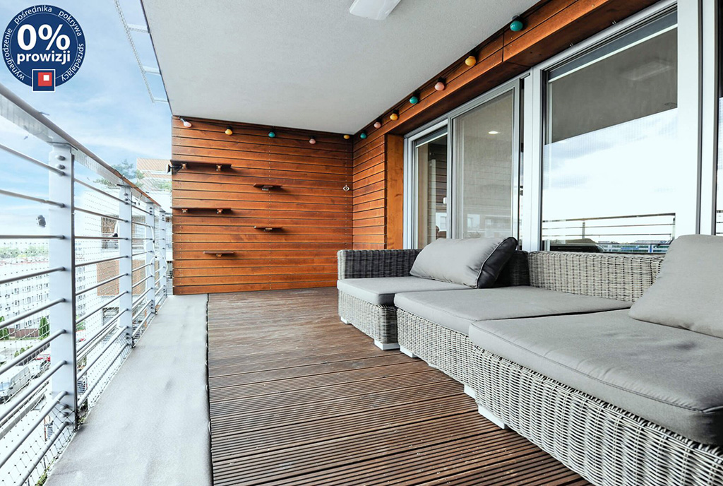 słoneczny balkon przy ekskluzywnym apartamencie na sprzedaż Katowice