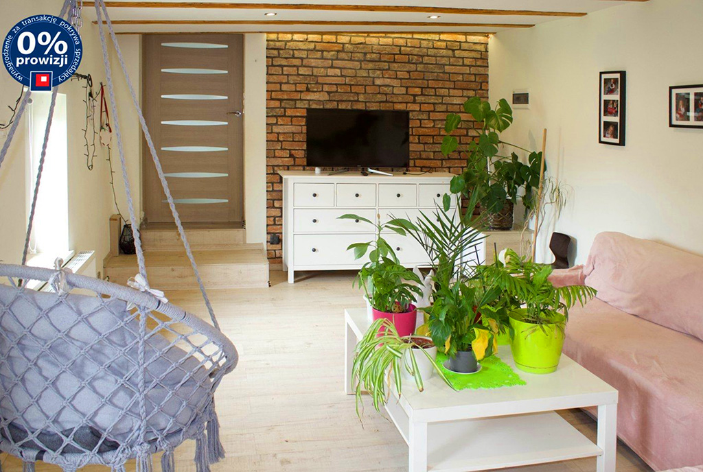 kameralny salon w ekskluzywnym apartamencie do sprzedaży Wałbrzych (okolice)