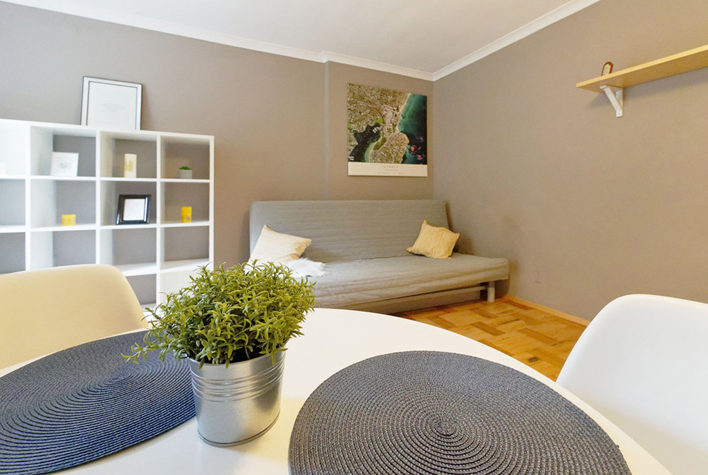 zbliżenie na jadalnię w ekskluzywnym apartamencie na wynajem Tarnów