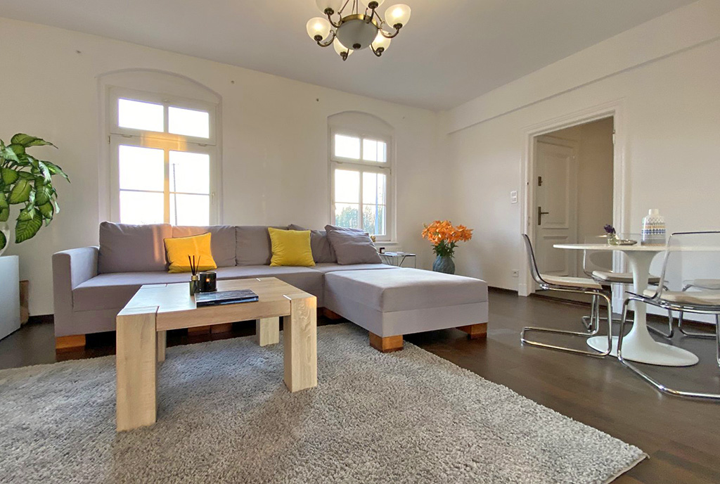 fragment komfortowego pokoju gościnnego w ekskluzywnym apartamencie do sprzedaży Gdańsk