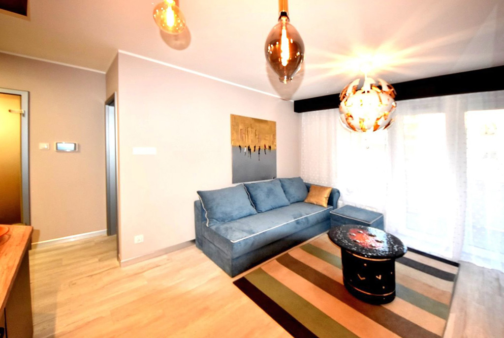 fragment pokoju dziennego w luksusowym apartamencie do wynajmu Inowrocław