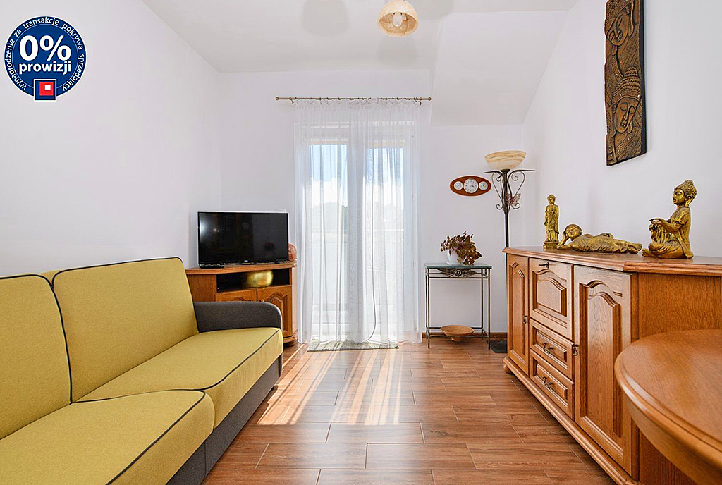 jeden z komfortowych pokoi w luksusowej willi na sprzedaż Gdynia (okolice)