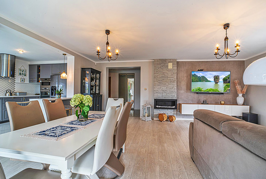 kameralne wnętrze ekskluzywnej willi na sprzedaż Bolesławiec (okolice)