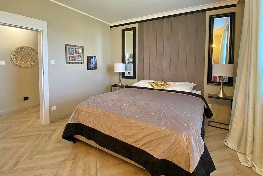 komfortowa sypialnia w ekskluzywnej willi na sprzedaż Szczecin (okolice)