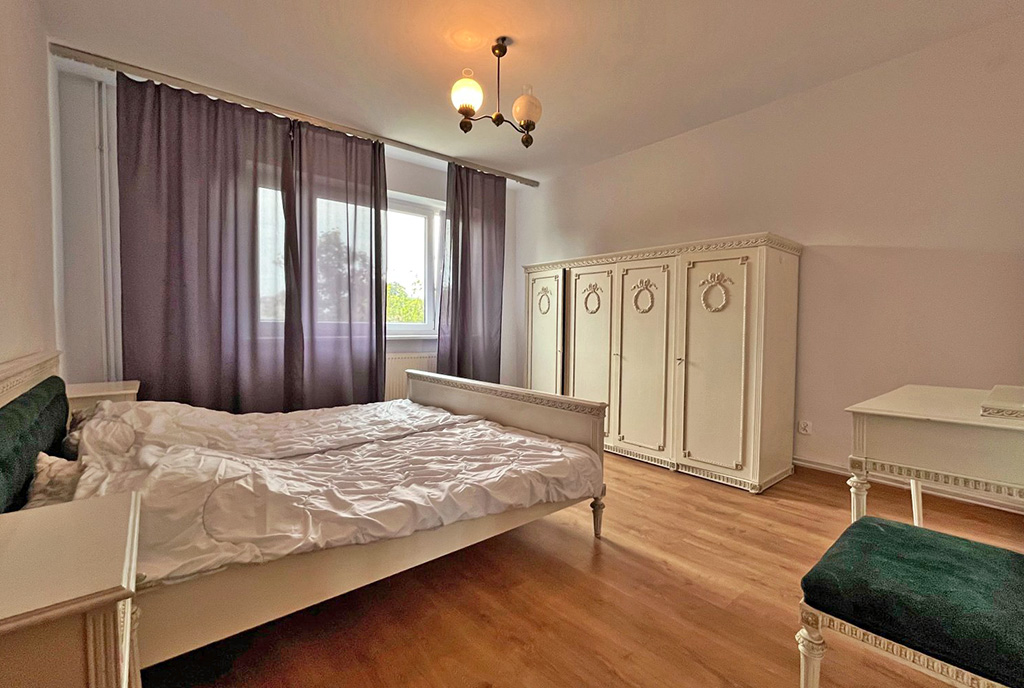 zaciszna sypialnia w ekskluzywnej willi na wynajem Szczecin