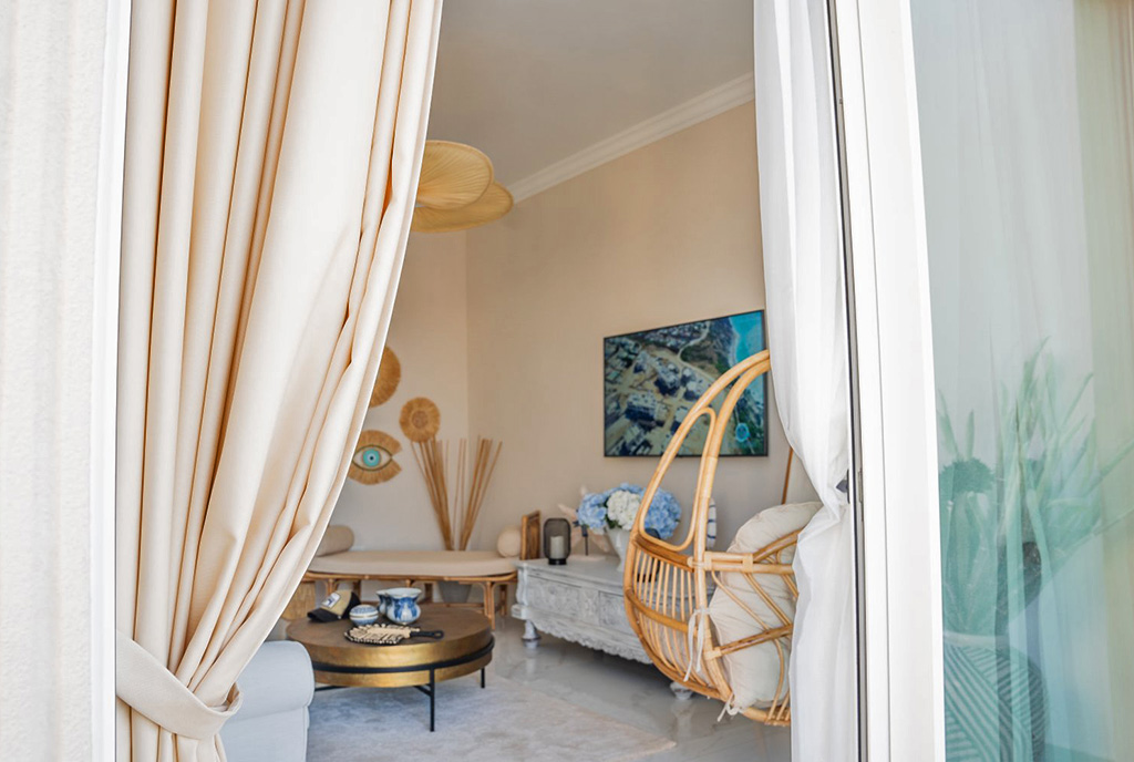 inna perspektywa salonu w luksusowym apartamencie do sprzedaży Cypr (Tatlisu)