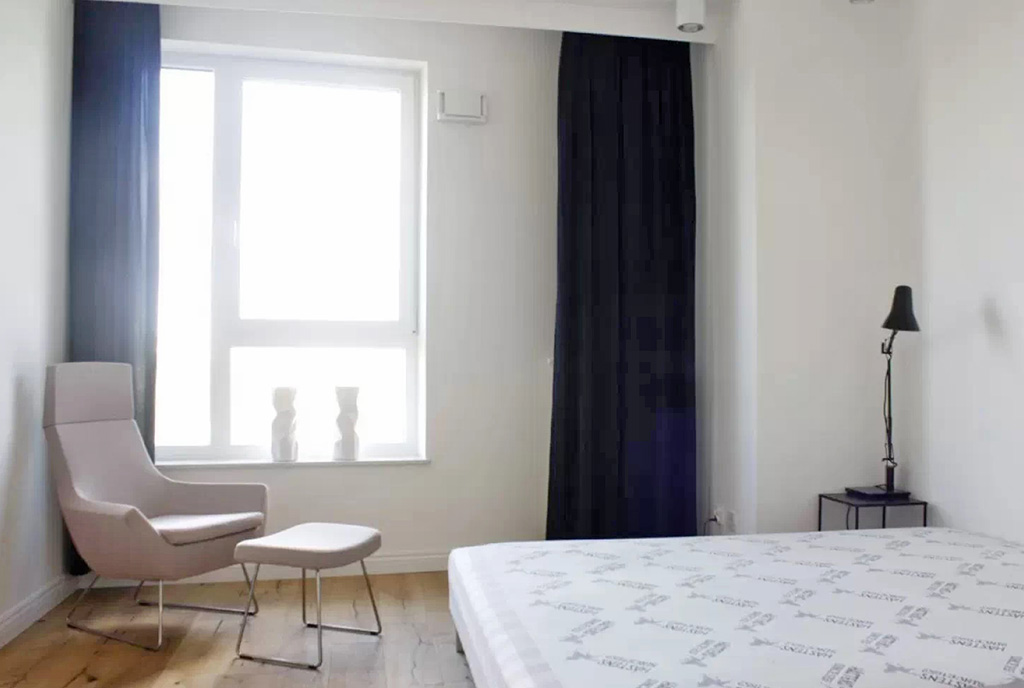 zaciszna sypialnia w luksusowym apartamencie na sprzedaż Gdynia
