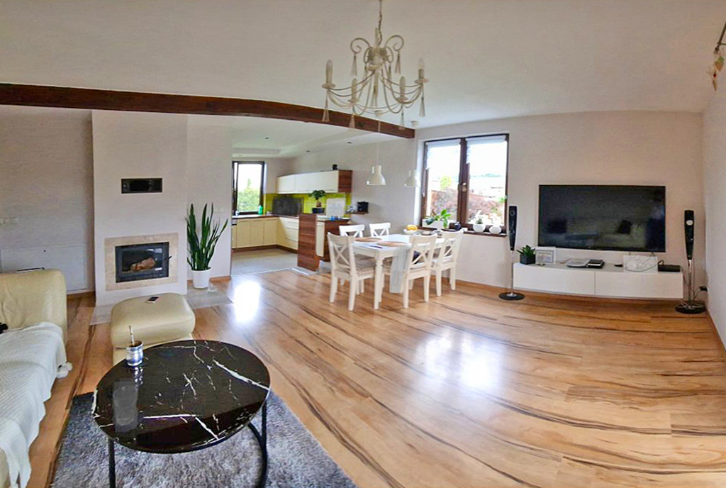 wytworny salon w ekskluzywnej willi do sprzedaży Cieszyn (okolice)