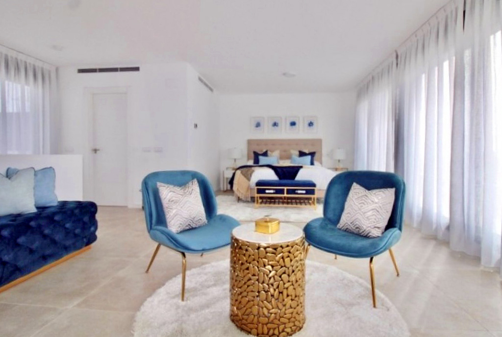 widok na sypialnię w luksusowym apartamencie na sprzedaż Hiszpania (Torremolinos)