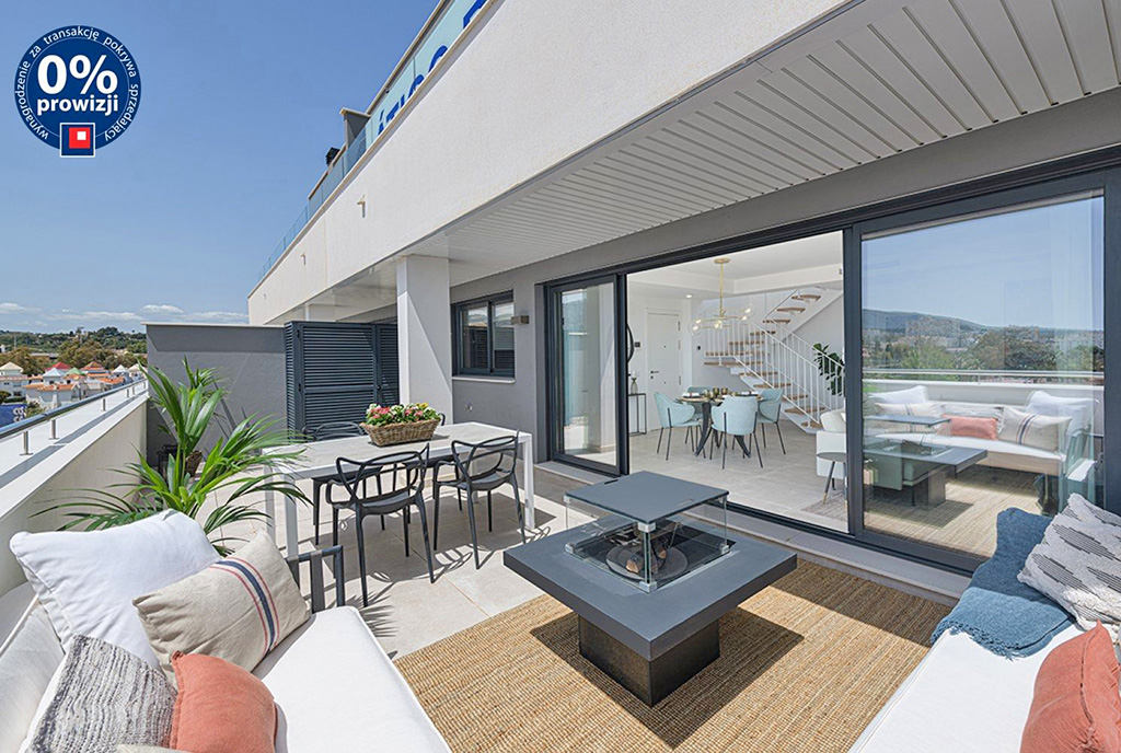 imponujący taras przy ekskluzywnym apartamencie na sprzedaż Hiszpania (Torremolinos)