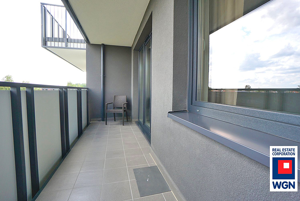 fragment balkonu w ekskluzywnym apartamencie na wynajem Konin