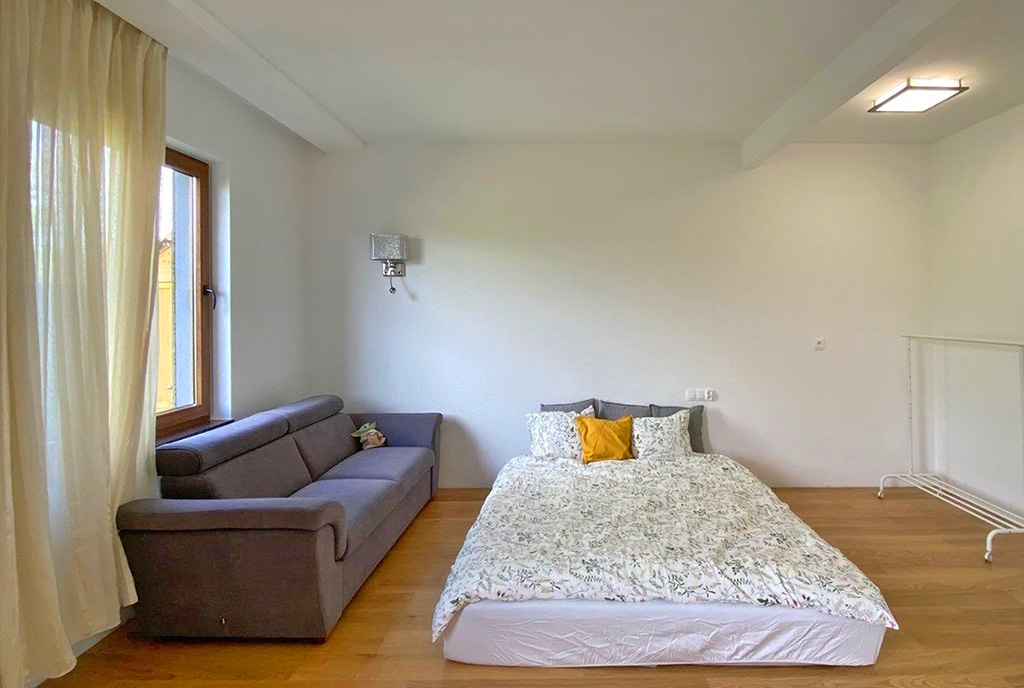 zaciszna sypialnia w ekskluzywnym apartamencie do wynajęcia Szczecin (okolice)