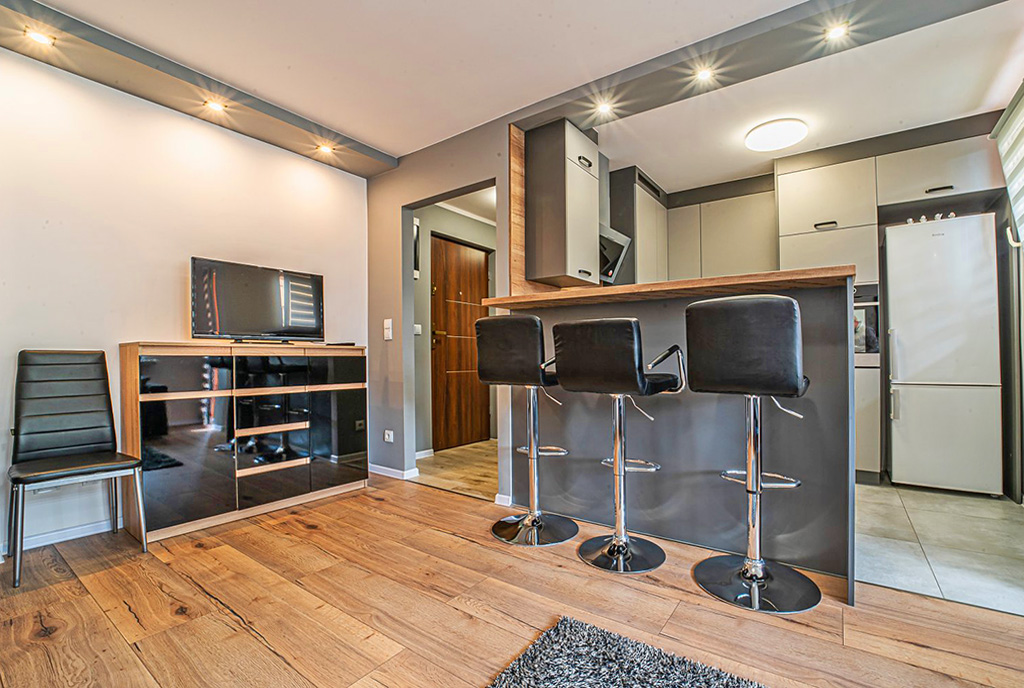 efektownie oświetlone wnętrze luksusowego apartamentu do wynajęcia Bolesławiec