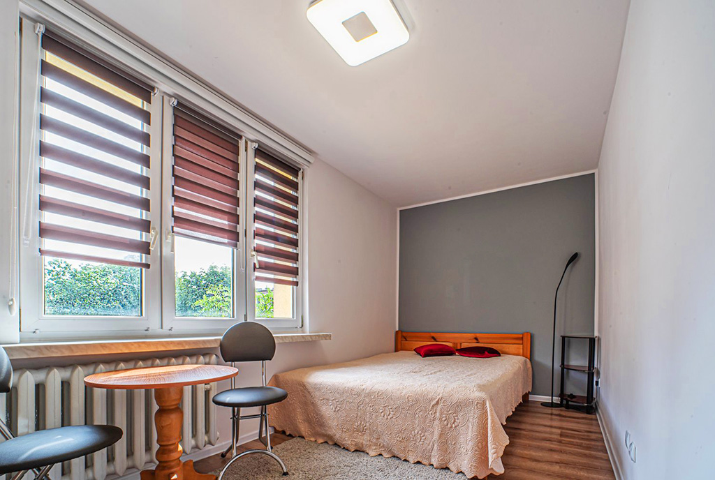 elegancka sypialnia w luksusowym apartamencie na wynajem Bolesławiec