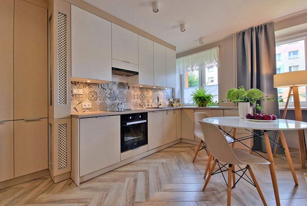 praktyczna kuchnia w luksusowym apartamencie do wynajmu Wieluń