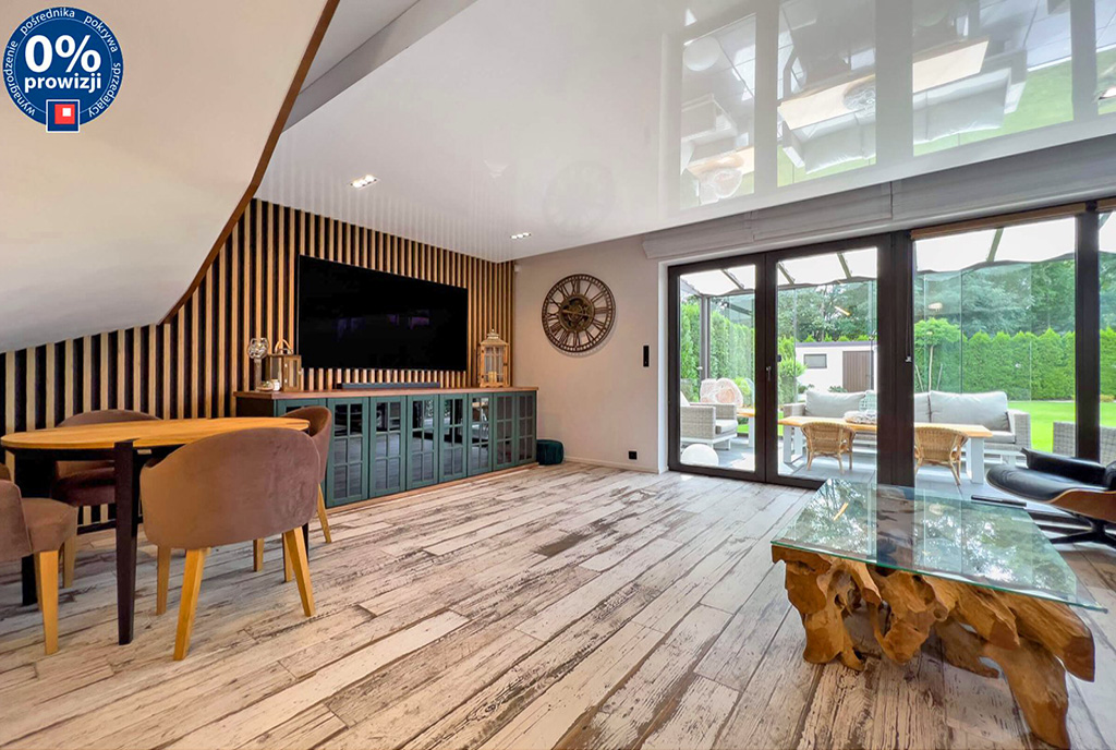 imponujący salon i taras przy ekskluzywnej willi do sprzedaży Katowice (okolice)