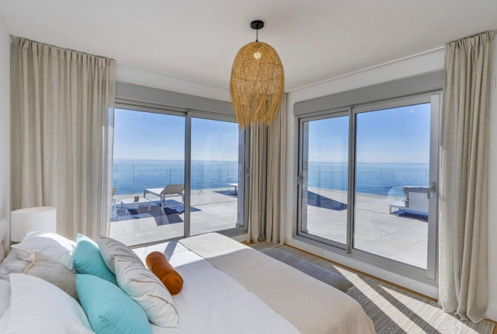 zaciszna sypialnia w luksusowym apartamencie na sprzedaż Hiszpania (Mijas Costa)