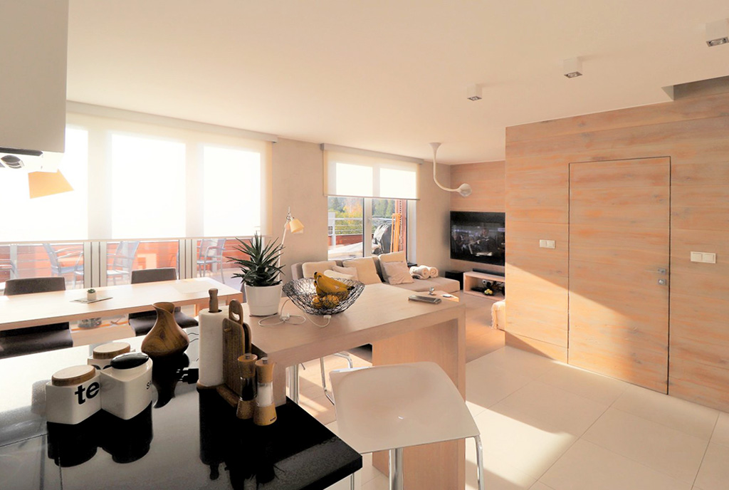 słoneczne wnętrze ekskluzywnego apartamentu do sprzedaży Ustroń