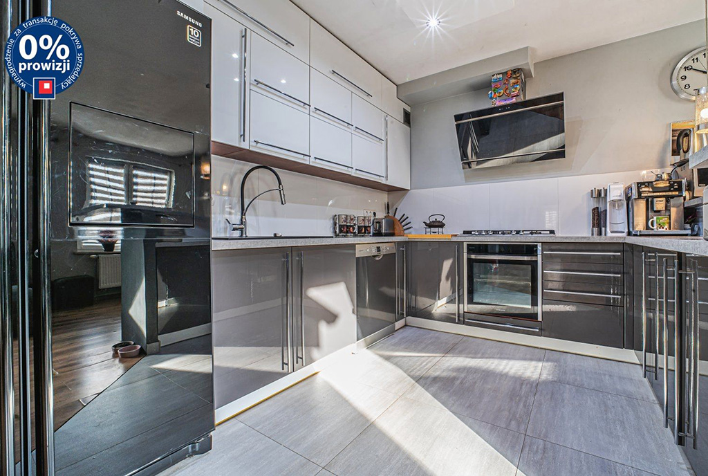 funkcjonalnie zaaranżowana kuchnia w ekskluzywnym apartamencie na sprzedaż Bolesławiec