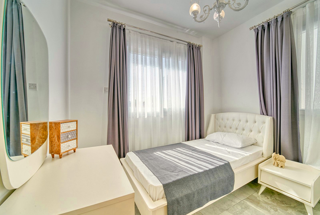elegancka sypialnia w luksusowym apartamencie do sprzedaży Cypr (Iskele)
